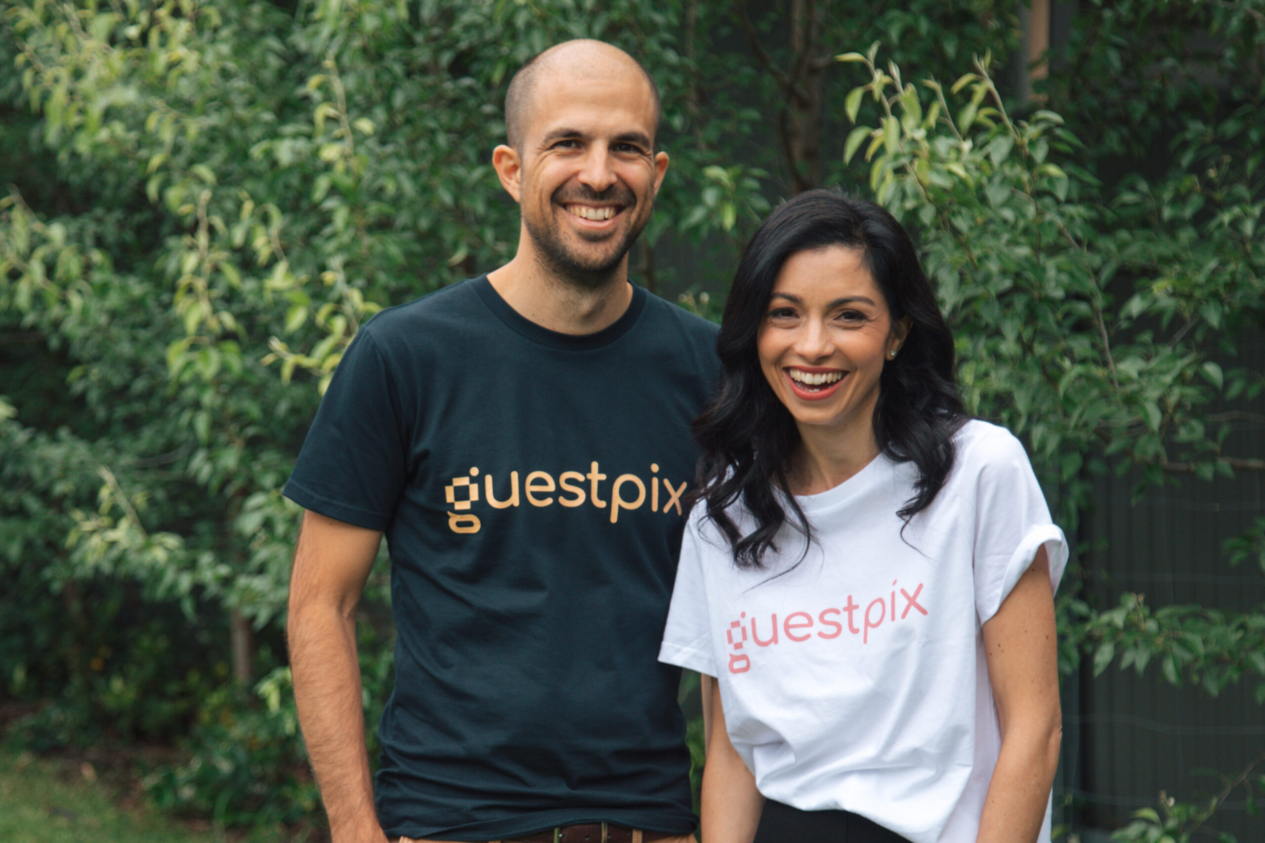 Fundadores de GUESTPIX - Warwick y Carla Groves