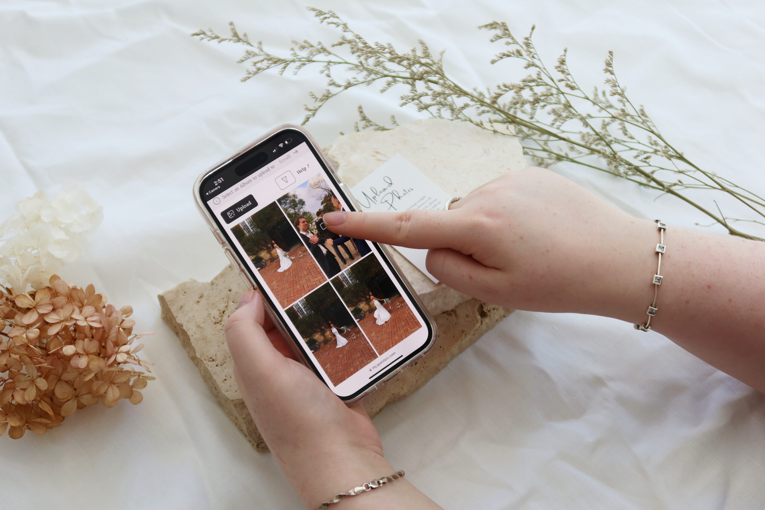 Scrolling GUESTPIX Wedding Gallery - GUESTPIX | #1 QR Code Event Photo Sharing Platform Scrolling GUESTPIX Wedding Gallery